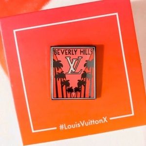 LOUIS VUITTON Limited Edition Pin (NEW)